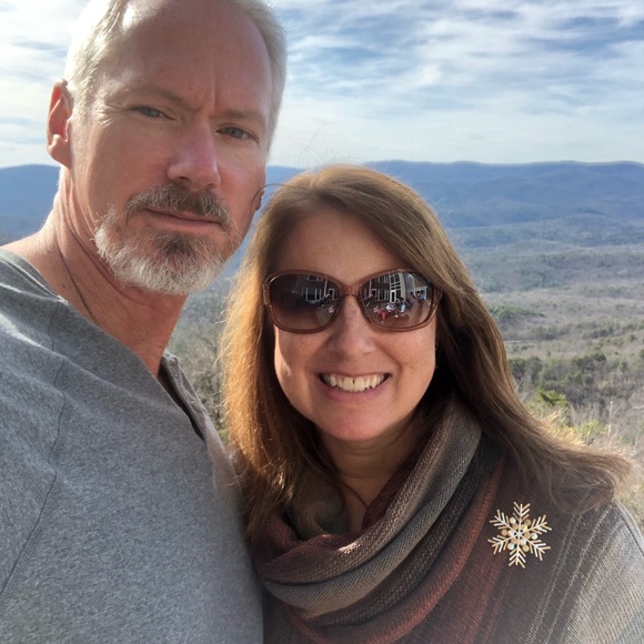 Meet your Posher, Danielle - Picture 2 of 3